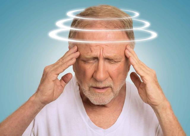 脑出血的早期症状有哪些 头痛呕吐和肢体无力